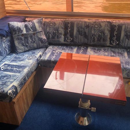 Bateau  Tsilaosa Au Coeur De Namur Hotel Екстериор снимка