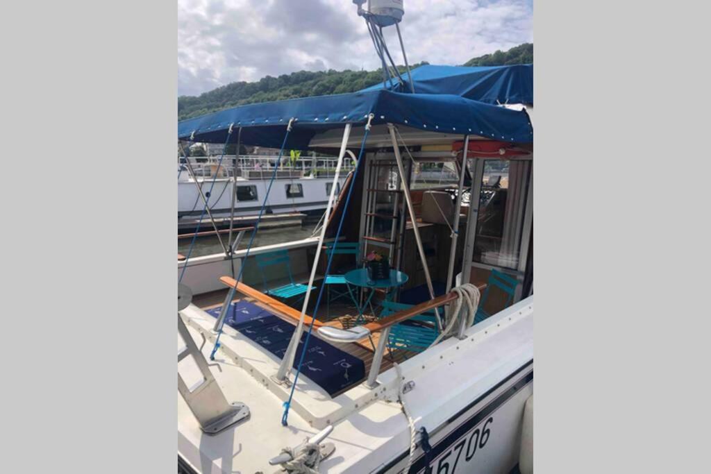 Bateau  Tsilaosa Au Coeur De Namur Hotel Екстериор снимка