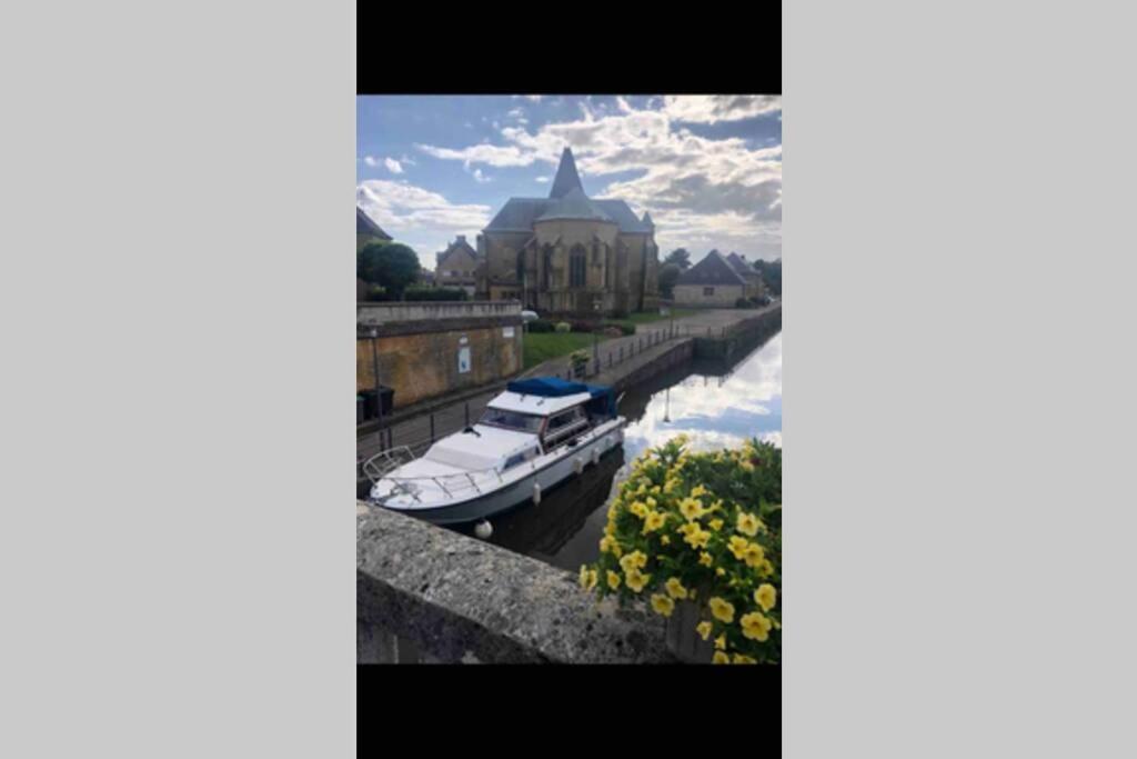 Bateau  Tsilaosa Au Coeur De Namur Hotel Екстериор снимка