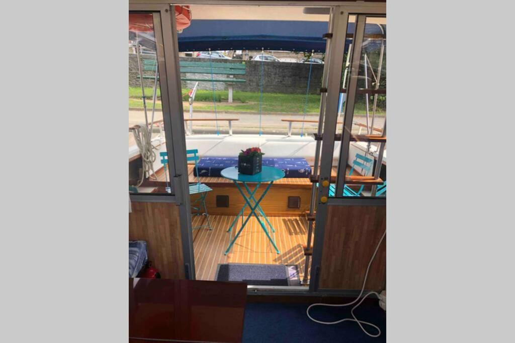Bateau  Tsilaosa Au Coeur De Namur Hotel Екстериор снимка