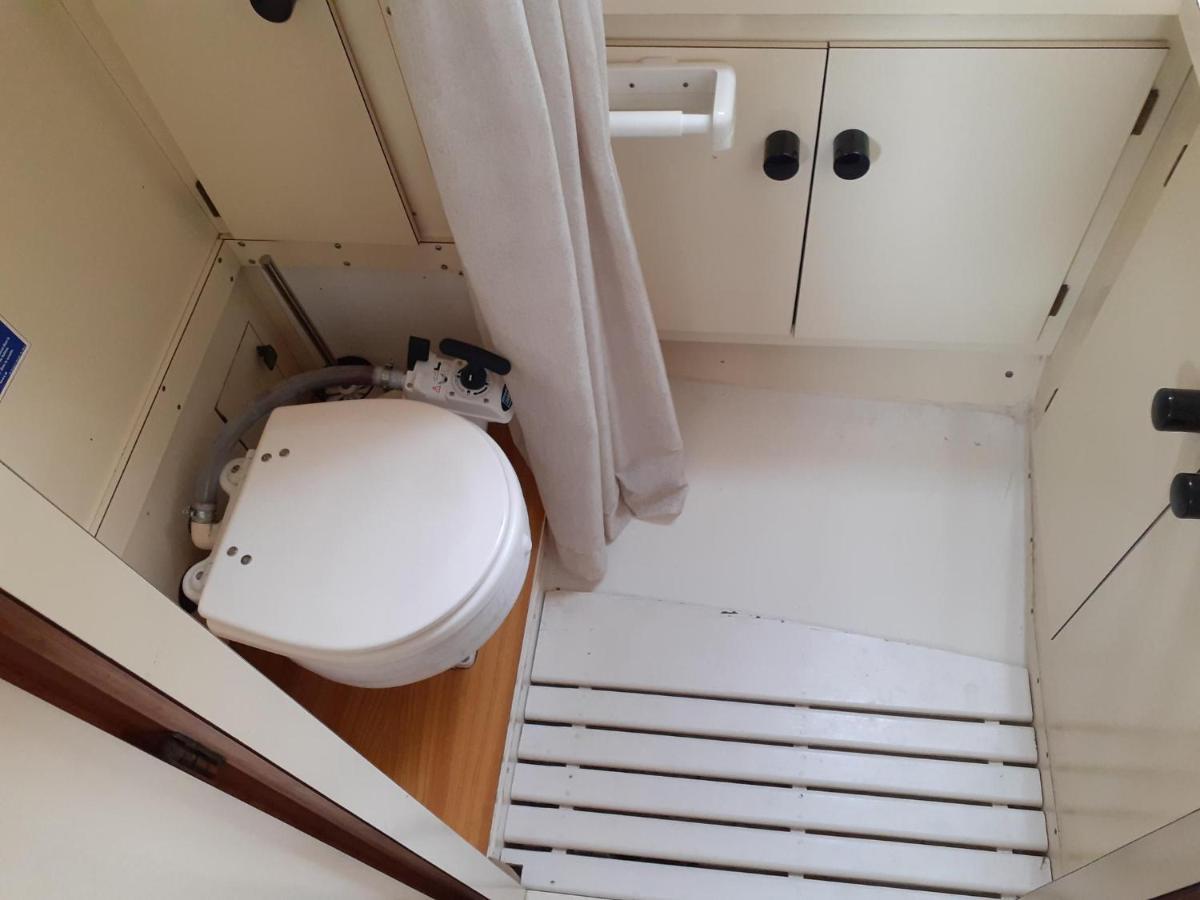 Bateau  Tsilaosa Au Coeur De Namur Hotel Екстериор снимка
